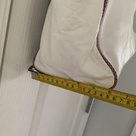 Tosca Blu Shoulder Bag white purple‎ with flowers appliqué snake texture details - Picture 7 of 16